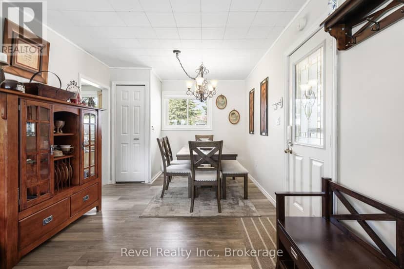 133 Victoria Drive E — photo 12 of 40
