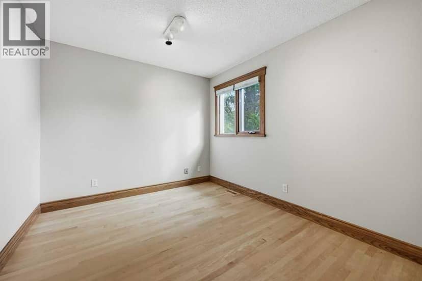 1216 Varsity Estates Drive NW — photo 21 of 40