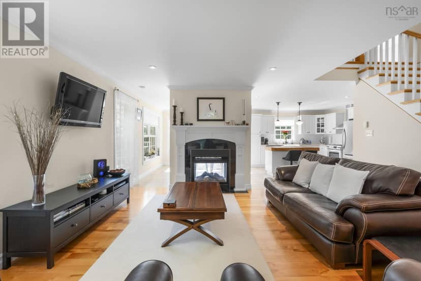 95 Hurshman Drive — photo 3 of 40