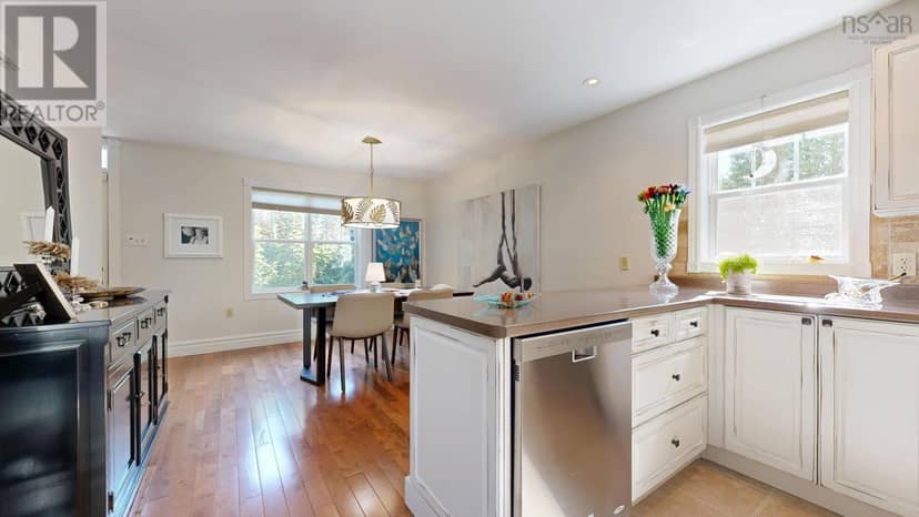 48 Pond Street — photo 10 of 39