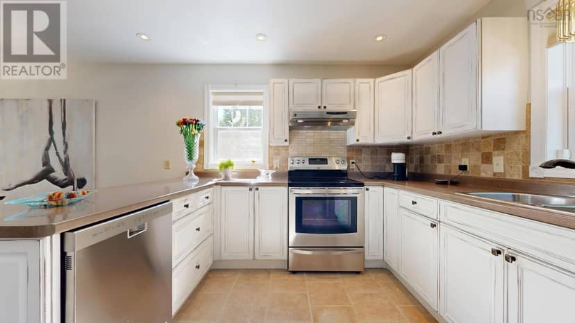 48 Pond Street — photo 11 of 39