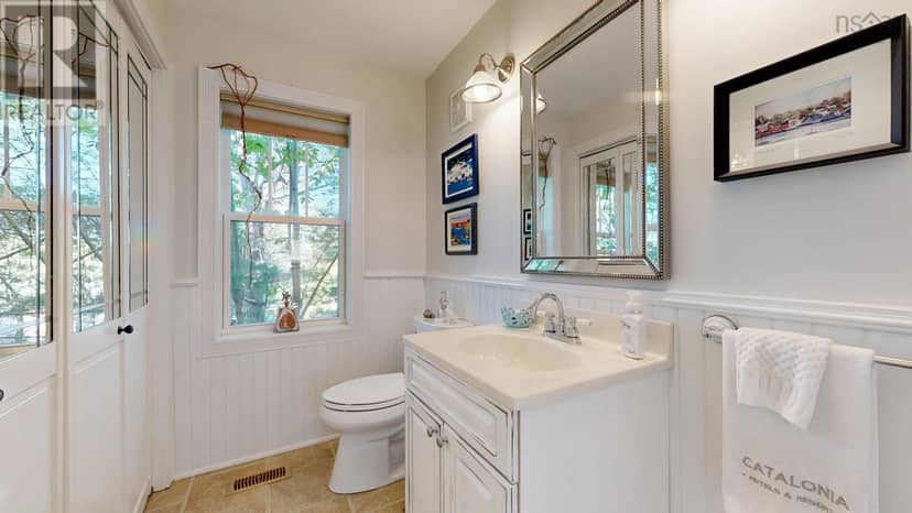 48 Pond Street — photo 16 of 39