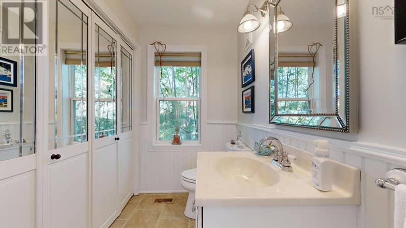 48 Pond Street — photo 17 of 39