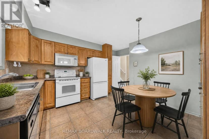 20 Tripp Crescent — photo 15 of 40