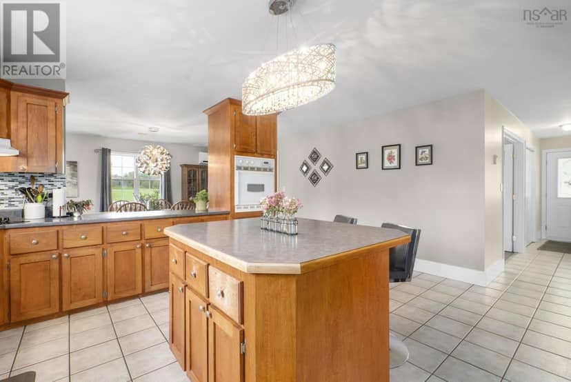 1716 Ashdale Road — photo 13 of 39