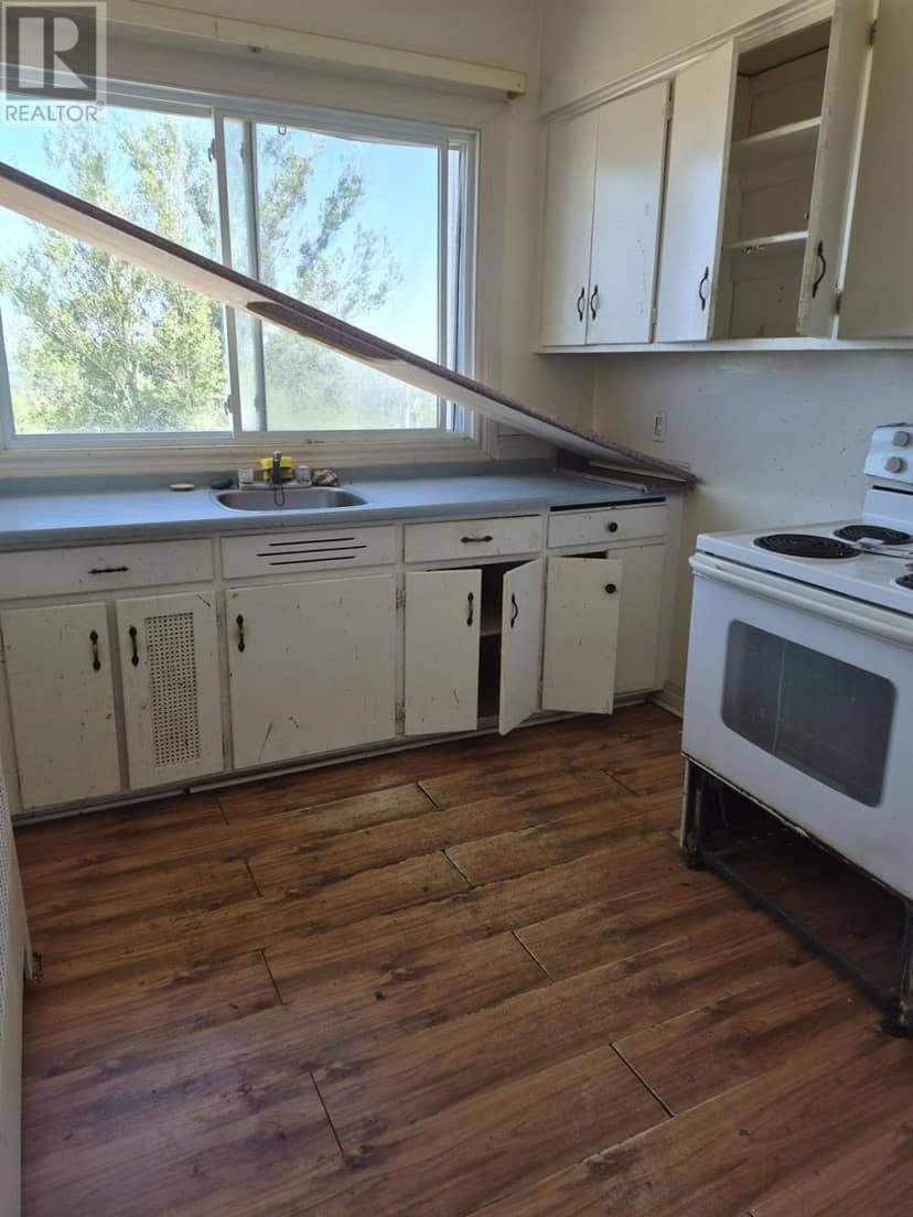 9-102 Hutchison AVE — photo 7 of 9