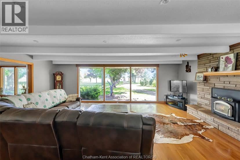 20928 Victoria ROAD — photo 23 of 40