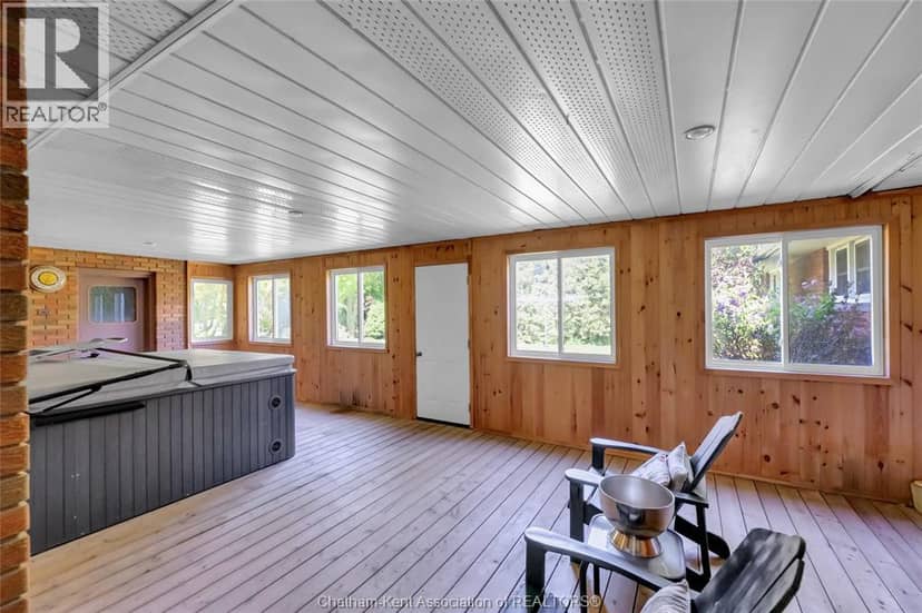 20928 Victoria ROAD — photo 35 of 40