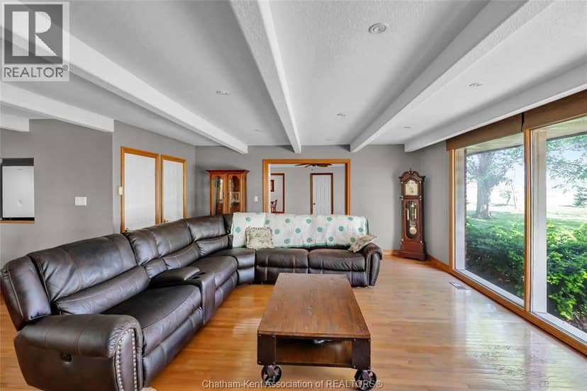 20928 Victoria ROAD — photo 22 of 40