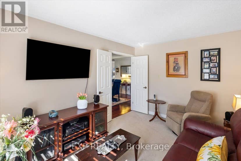 33 - 55 Fiddlers Green Road — photo 24 of 40