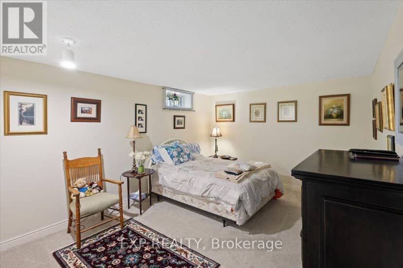 33 - 55 Fiddlers Green Road — photo 39 of 40