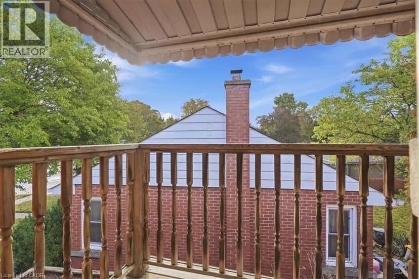 115 ROXBOROUGH Avenue — photo 18 of 40