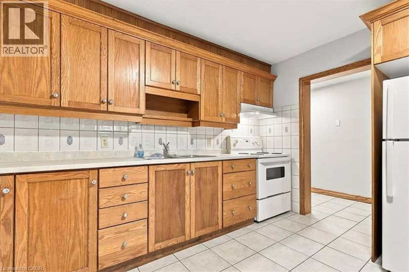 115 ROXBOROUGH Avenue — photo 35 of 40