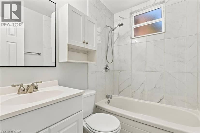 115 ROXBOROUGH Avenue — photo 40 of 40