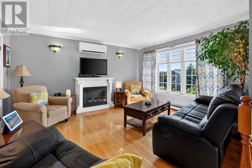 7 Leslie Street — photo 21 of 40