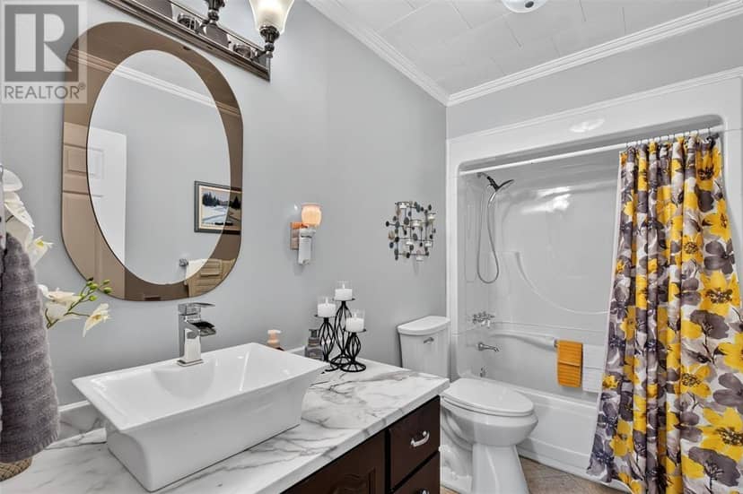 7 Leslie Street — photo 33 of 40