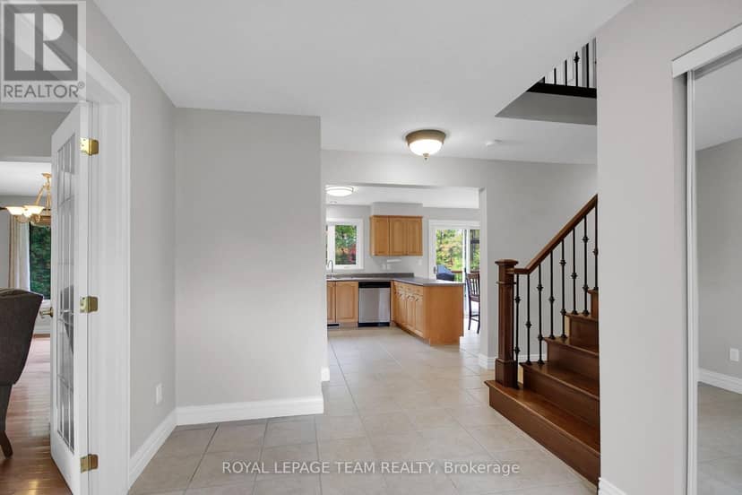 7089 Bush Drive, Ottawa, photo 3