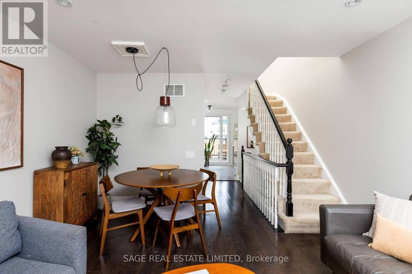TH06 - 140 Bathurst Street — photo 18 of 40