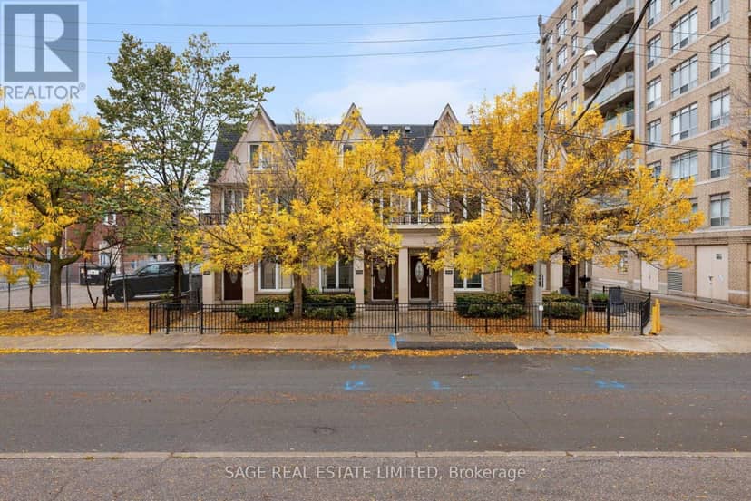 TH06 - 140 Bathurst Street, Toronto, photo 2