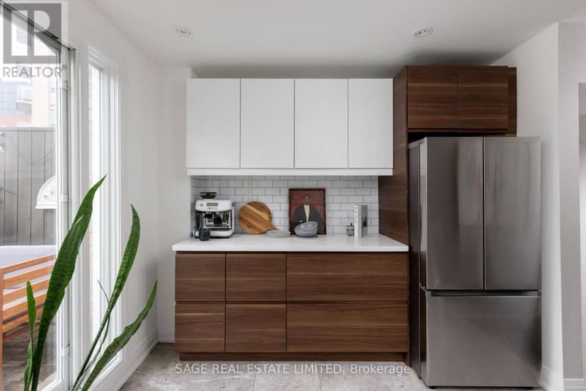 TH06 - 140 Bathurst Street — photo 26 of 40