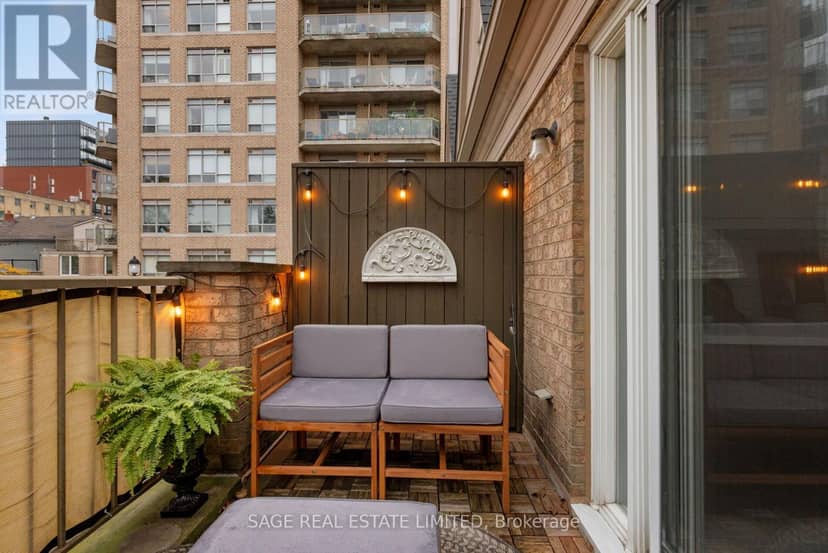 TH06 - 140 Bathurst Street — photo 29 of 40
