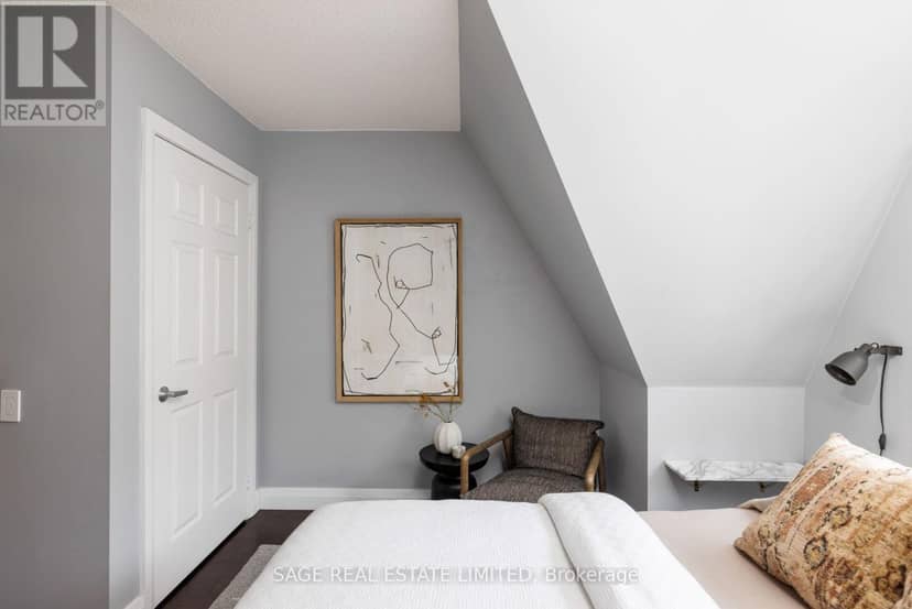 TH06 - 140 Bathurst Street — photo 34 of 40