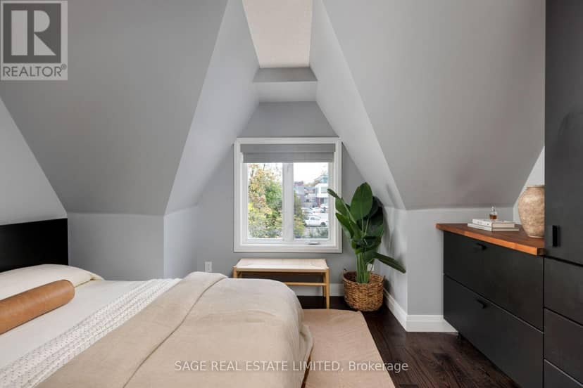 TH06 - 140 Bathurst Street — photo 37 of 40