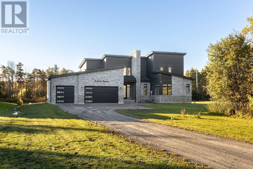 11 Jones Avenue, Clarington, photo 3