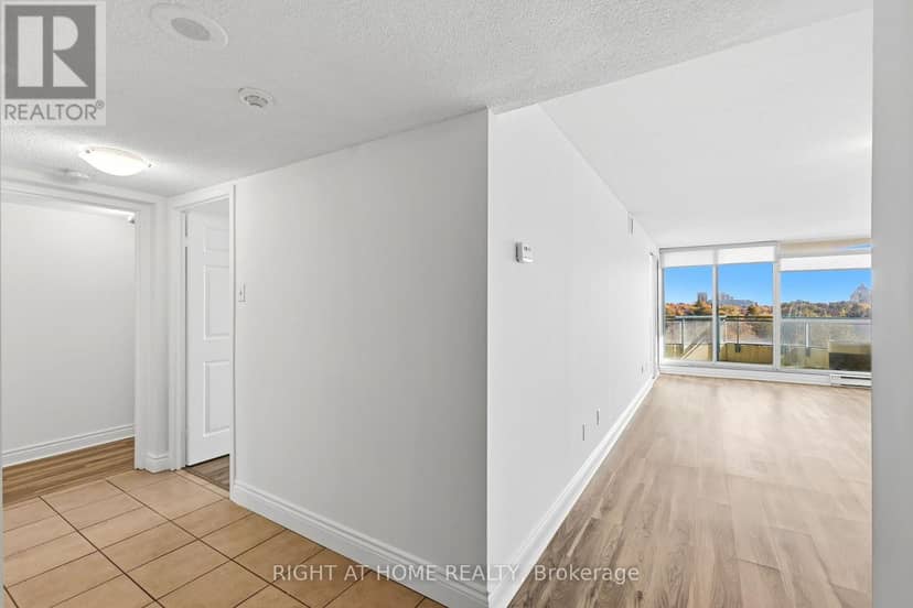 816 - 4727 Sheppard Avenue E — photo 9 of 37
