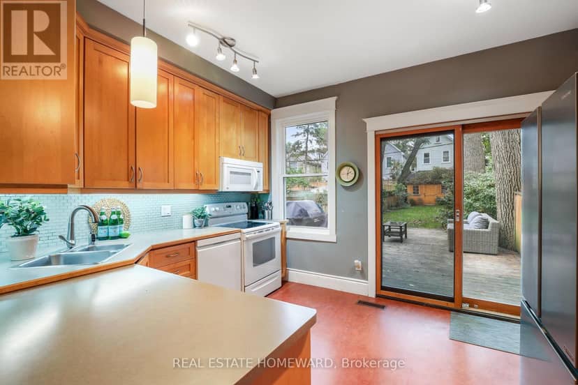 207 Waverley Road — photo 15 of 39