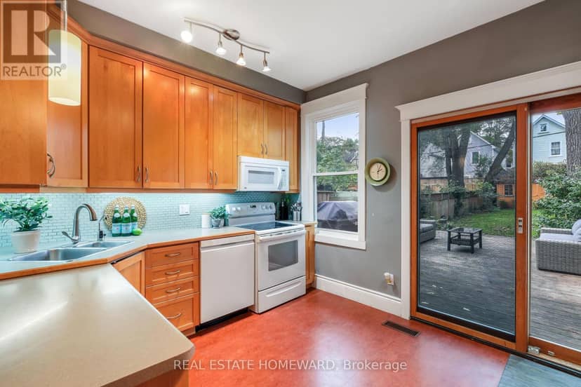 207 Waverley Road — photo 16 of 39