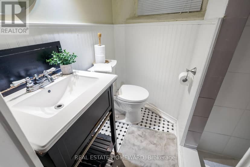 207 Waverley Road — photo 34 of 39