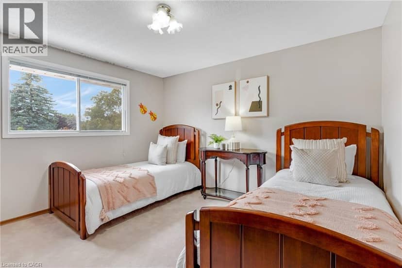 8 BLUE SPRUCE Court — photo 31 of 40