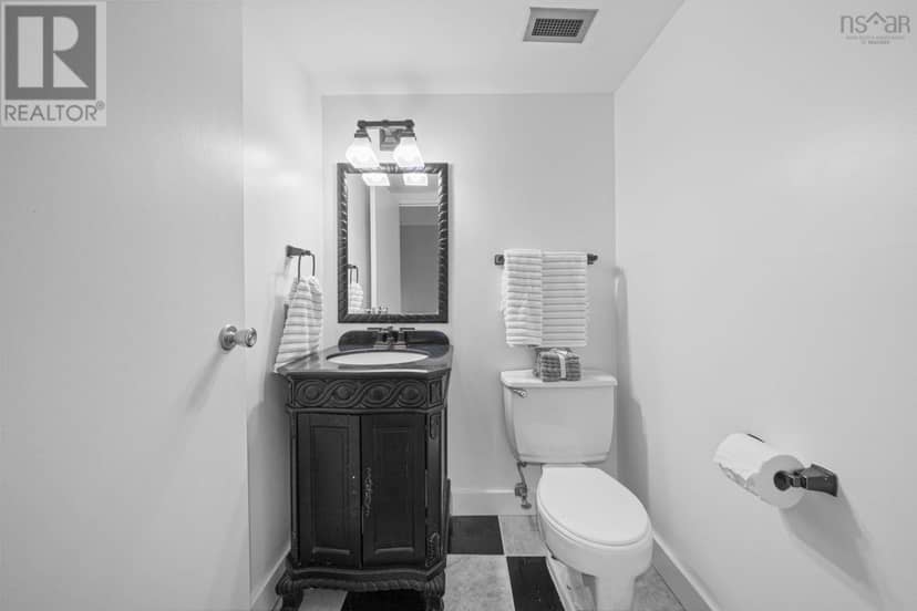 706 6369 Coburg Road — photo 40 of 40