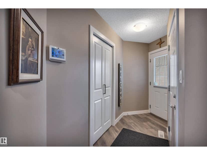 5033 Andison Cl SW — photo 13 of 39