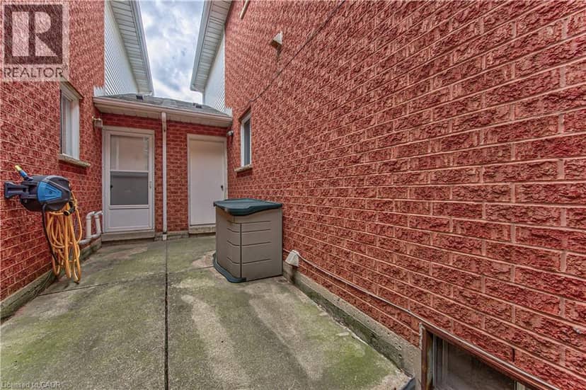 86 CHELSEA Crescent — photo 38 of 40