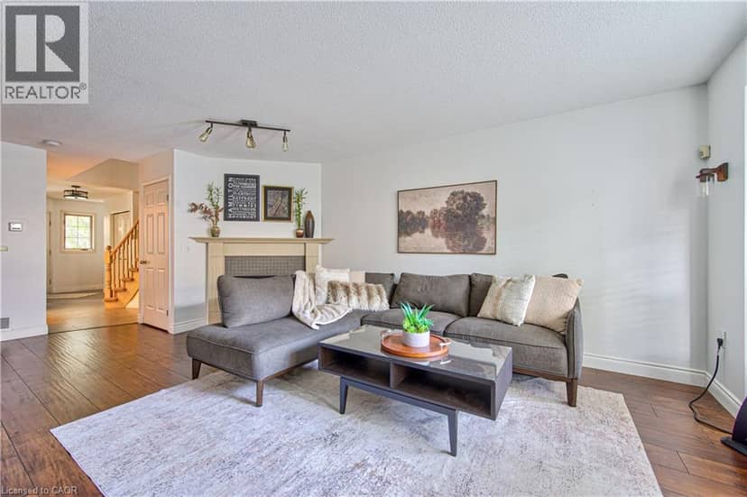 86 CHELSEA Crescent — photo 12 of 40