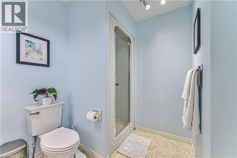 86 CHELSEA Crescent — photo 28 of 40