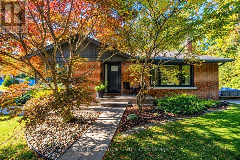 147 Thompson Avenue, Toronto, photo 2