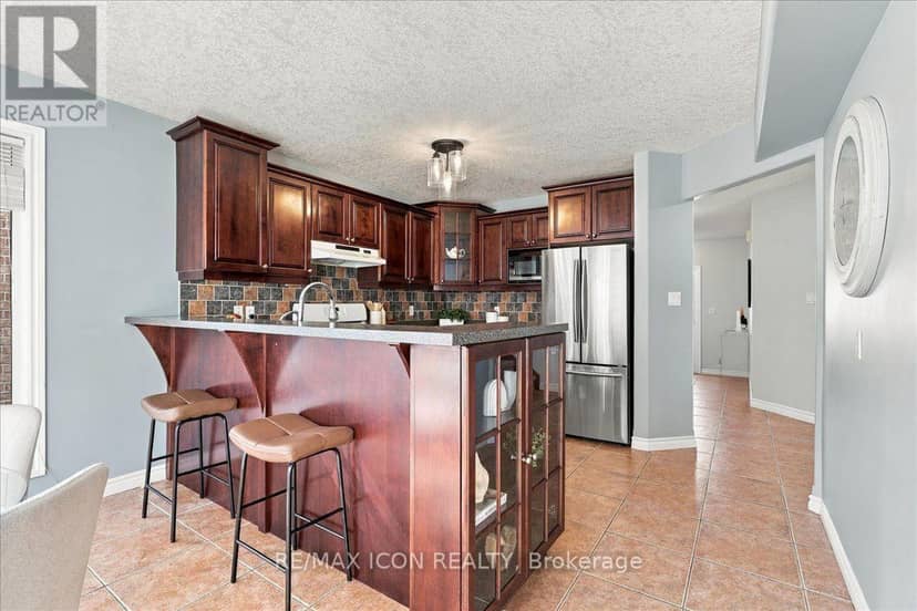 382 Mountain Laurel Crescent — photo 13 of 40