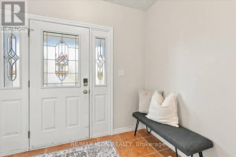 382 Mountain Laurel Crescent — photo 4 of 40