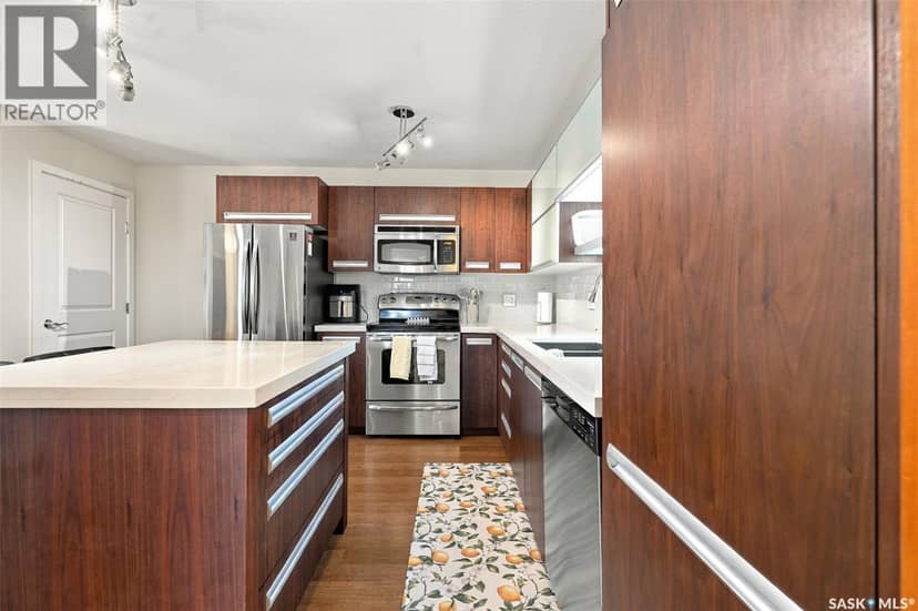 211 1015 Patrick CRESCENT — photo 12 of 36