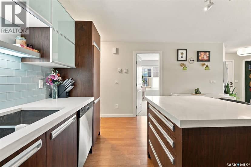 211 1015 Patrick CRESCENT — photo 15 of 36
