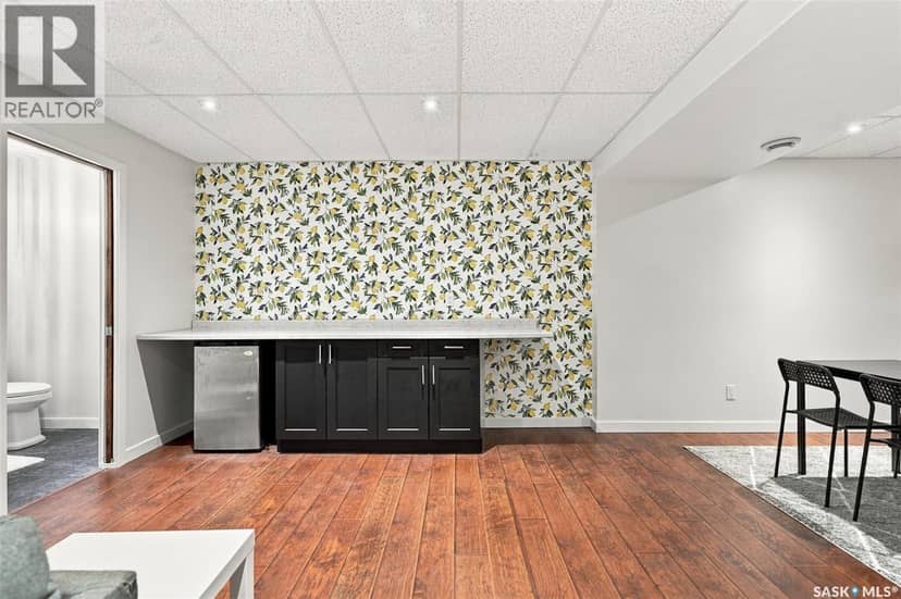 211 1015 Patrick CRESCENT — photo 28 of 36