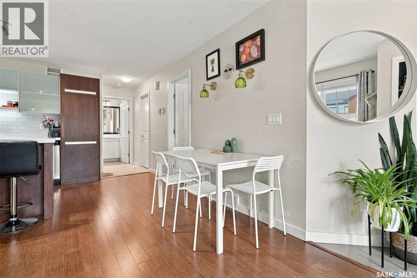 211 1015 Patrick CRESCENT — photo 9 of 36