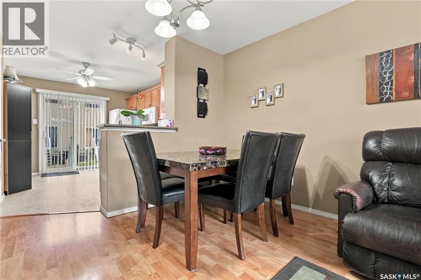 1692 Alexandra STREET — photo 10 of 32