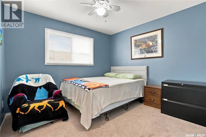 1692 Alexandra STREET — photo 19 of 32