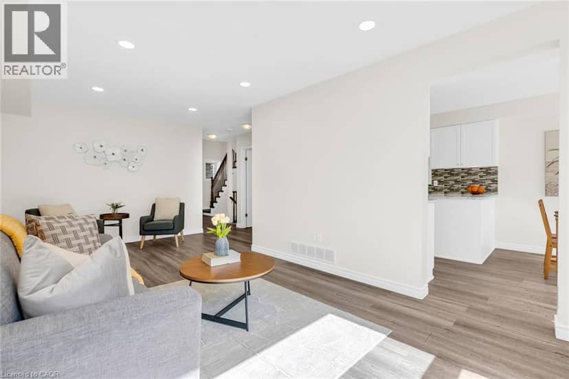 87 HOUGHTON Street — photo 10 of 40