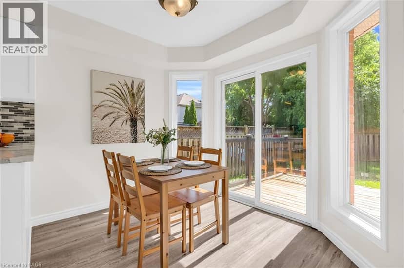 87 HOUGHTON Street — photo 17 of 40