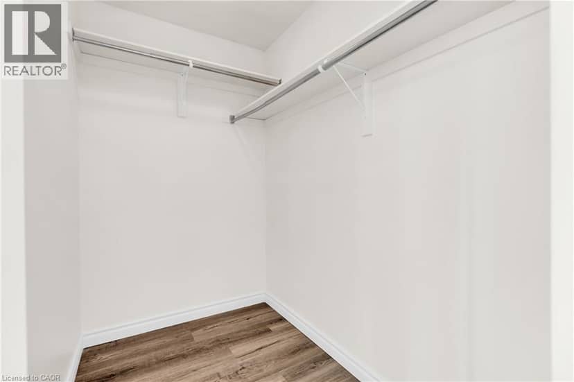 87 HOUGHTON Street — photo 27 of 40